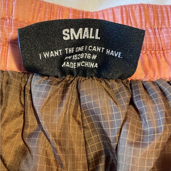 NWT Pleasures Men's Coral Shorts - Picture 3 of 3